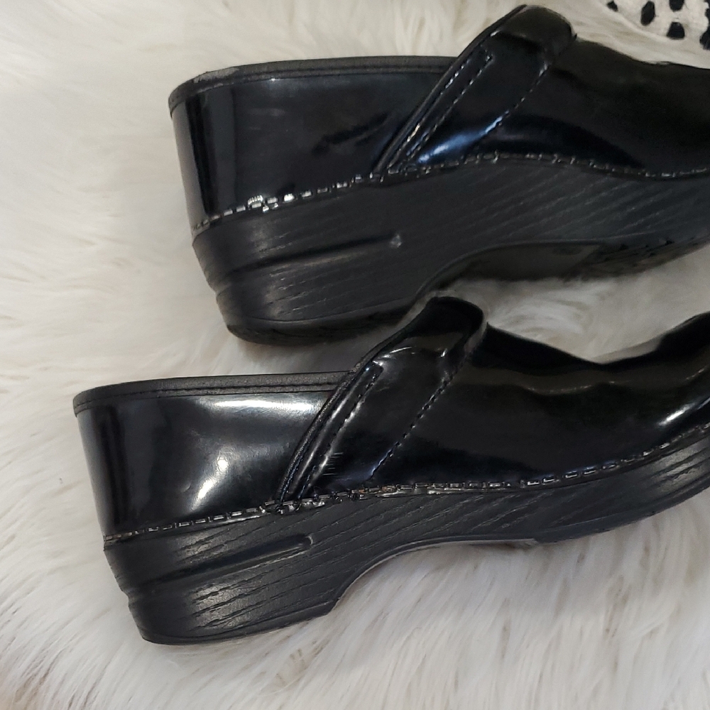 Dansko Black Mules with Reflective Finish Size 39 - Picture 7 of 13